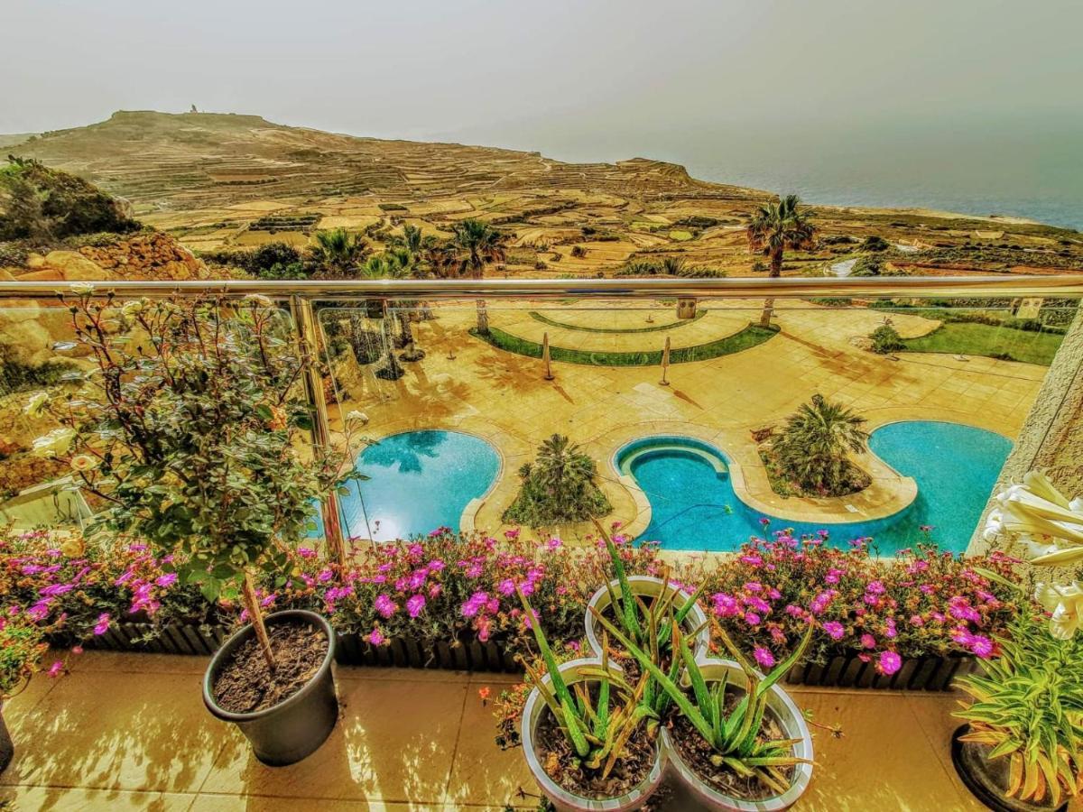 Sunset Holiday Apartment With Communal Pool + Views Ghajn Melel ภายนอก รูปภาพ